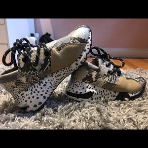 Steve Madden sneakers